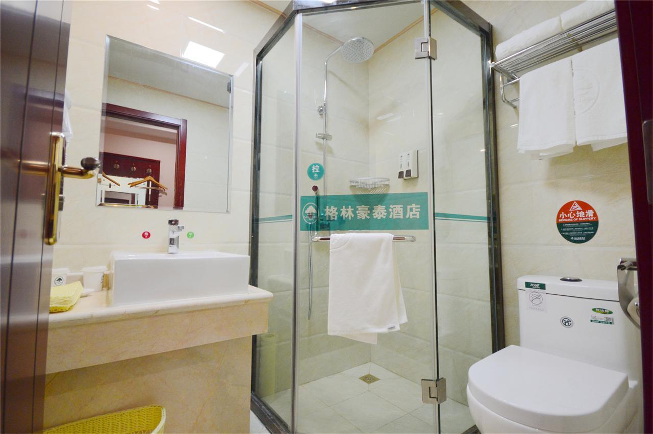 Greentree Alliance Shandong Qingdao Huangdao Zhangyanshan Road Zhongyang Hotel Kültér fotó